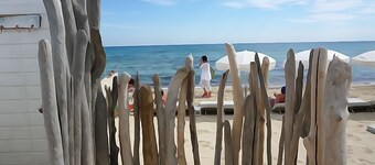 Beautiful 2 Bedroom End Of Terrace House With Sea View 🍹🍉⛱️☀️🥥🌴🌺🍍🌸🌊☀️🐚