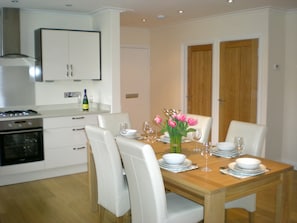 Dining - Apartment in the sandbanks (Sandbanks, Poole)