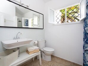 Hårtork och handdukar