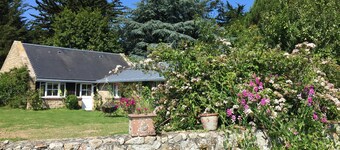 Maison et jardin sur l'île nord de Bréhat, équipée, confortable en toute saison