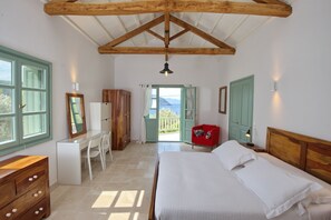 3 bedrooms, iron/ironing board, travel cot, free WiFi