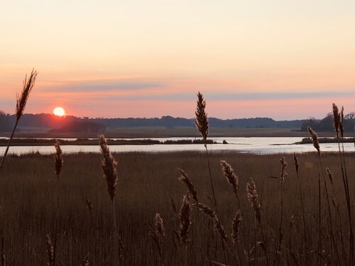 A traditionally furnished cottage with fantastic views across the Alde Estuary