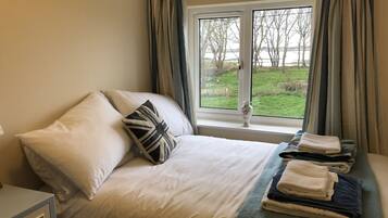 2 bedrooms, iron/ironing board, travel cot, free WiFi