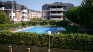 Pool - Beautiful 3 Bedroom apartment very near Madrid city, Wifi, AC, Pool, Paddle. (Majadahonda)