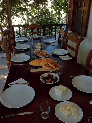 Outdoor dining - Villa with Private Pool, Gardens and Mountain Views (Mugla)