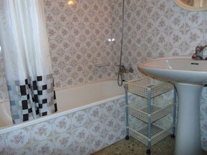 Baignoire, serviettes fournies
