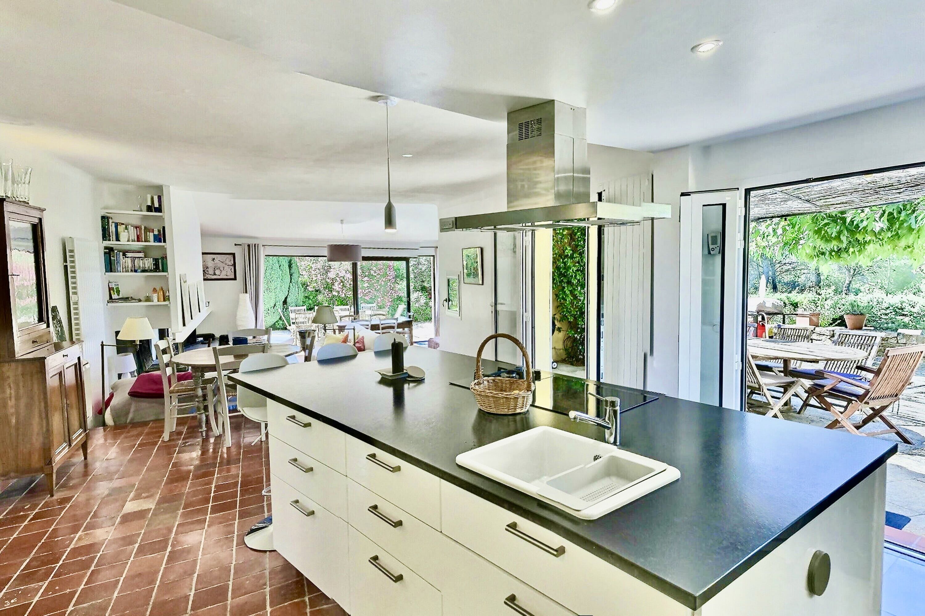 300m2 Villa,Heated Pool, 7000m2 Garden, 8 People - Aix En Provence Center at 4km