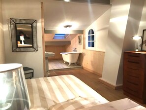 5 Schlafzimmer, Bügeleisen/Bügelbrett, WLAN