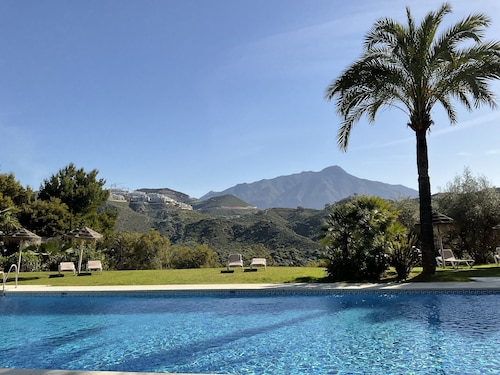 Large Luxury Apartment La Quinta Golf in tranquil garden & large pool FREE WIFI