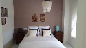 2 chambres, fer et planche à repasser, Wi-Fi gratuit, draps fournis