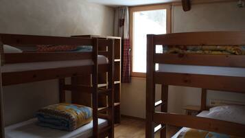 7 chambres, fer et planche à repasser, Wi-Fi