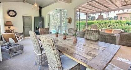 Juli und August Attraktive provenzalische Villa, ruhig, grün, sonnig, Meer in 12 min