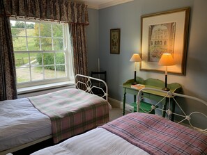 7 habitaciones, escritorio, tabla de planchar con plancha y wifi gratis 