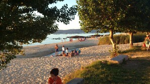 Beach nearby - Apartment in Bueu, in front of Portomaior Beach. Enjoy the Rias Baixas. (Bueu)