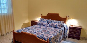 3 bedrooms, iron/ironing board, free WiFi, bed sheets