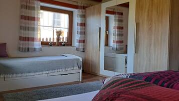 1 Schlafzimmer, BĂŒgeleisen/BĂŒgelbrett, kostenloses WLAN, BettwĂ€sche