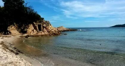 Villa with sea view, spacious, quiet, private heated pool renovated in 2025
