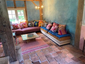 TV, fireplace, DVD player, table tennis