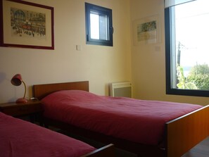 2 camere, ferro/asse da stiro, culla da viaggio, lenzuola