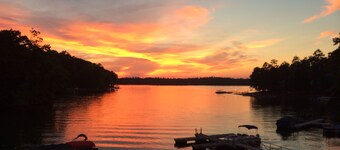 Lake Front, Loop begane grond, Sunset VIEW, Dedicated Slip, geweldig zwembad