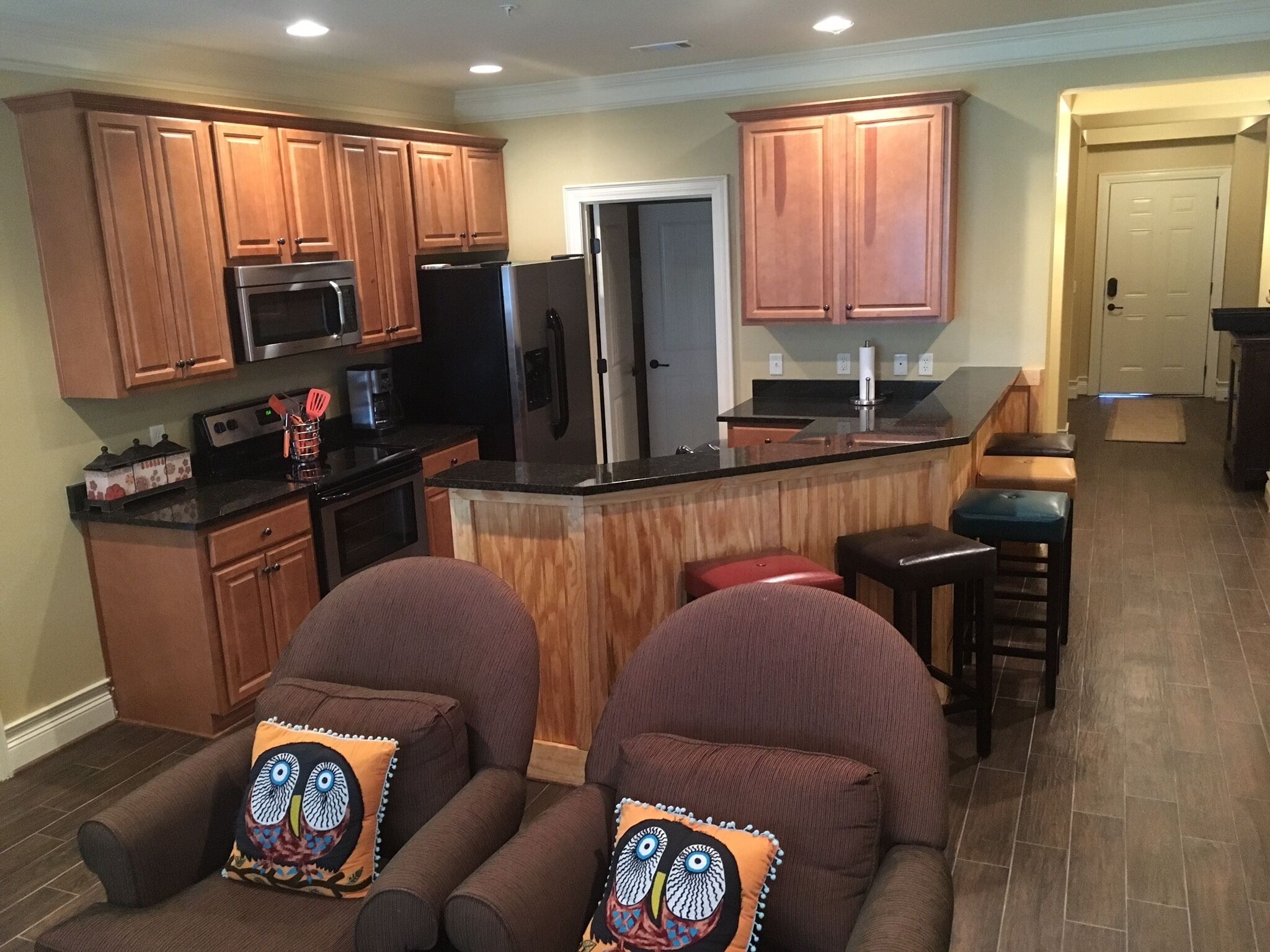 Lake Front, Walk out ground level, Sunset VIEW, Dedicated Slip, Awesome Pool