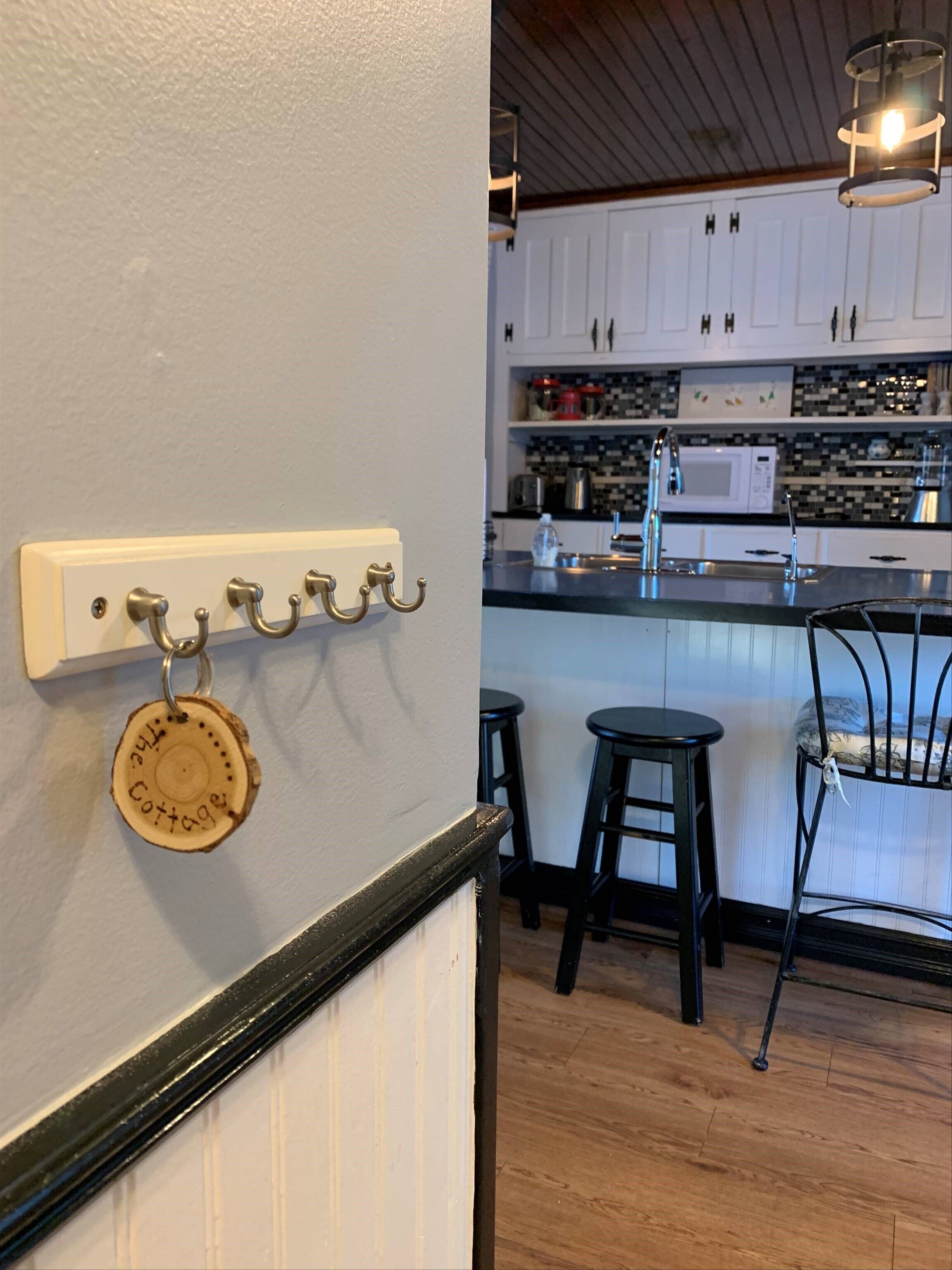 Newly Restored With Modern Conveniences.  Excellent Location To City And Country