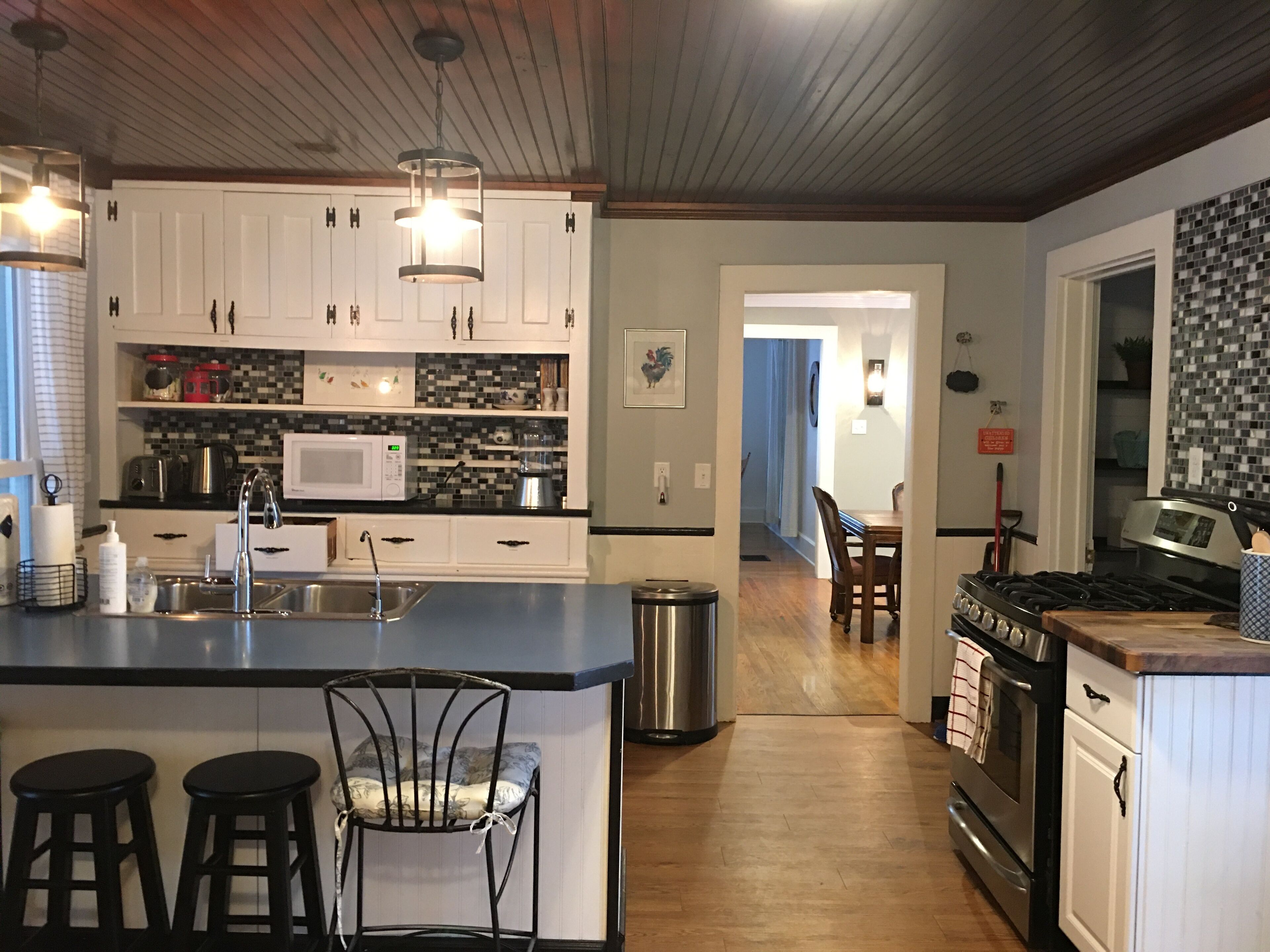 Newly Restored With Modern Conveniences.  Excellent Location To City And Country