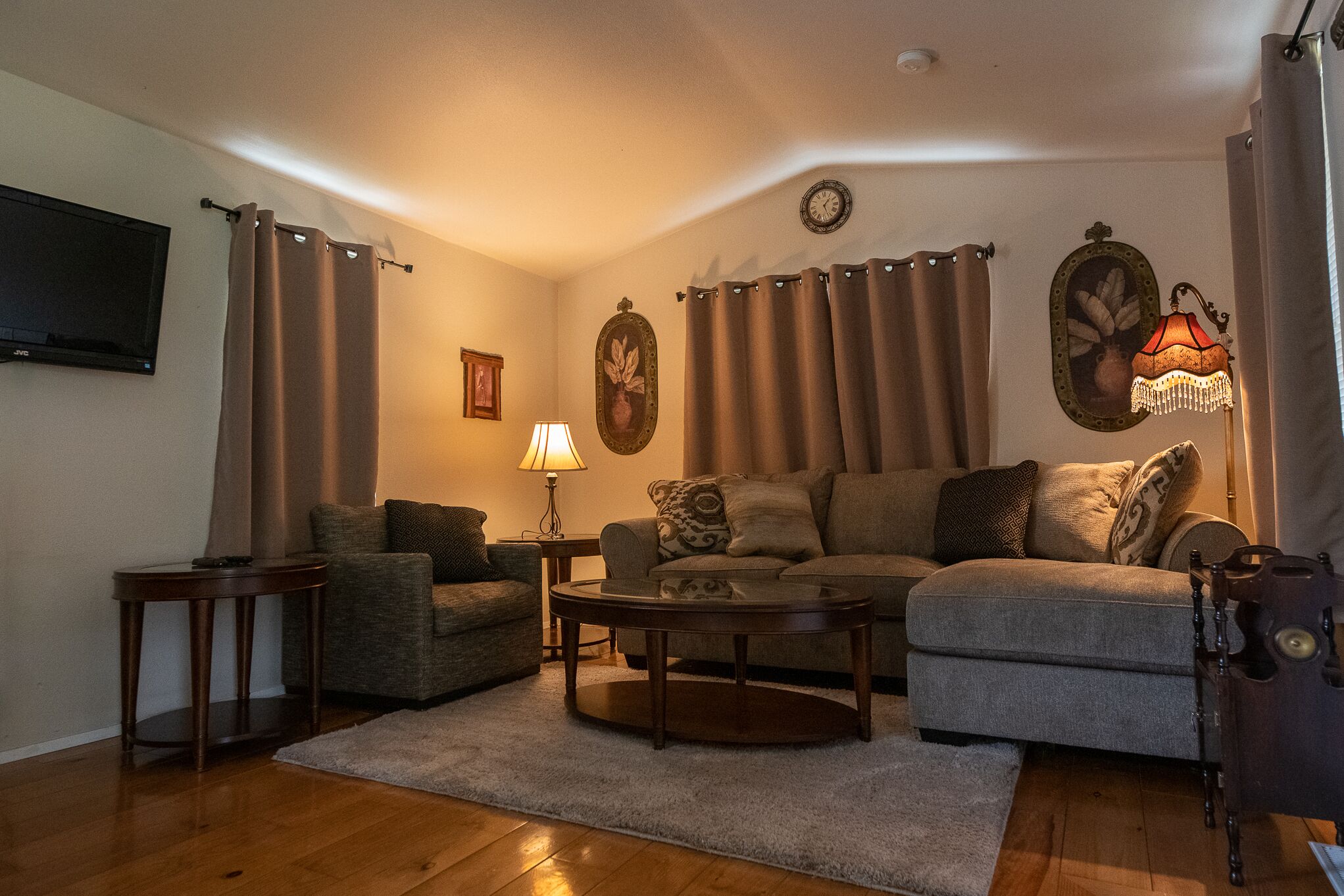 Orchard Guest House-- Boats, Bikes, ATVs and helicopters welcome!