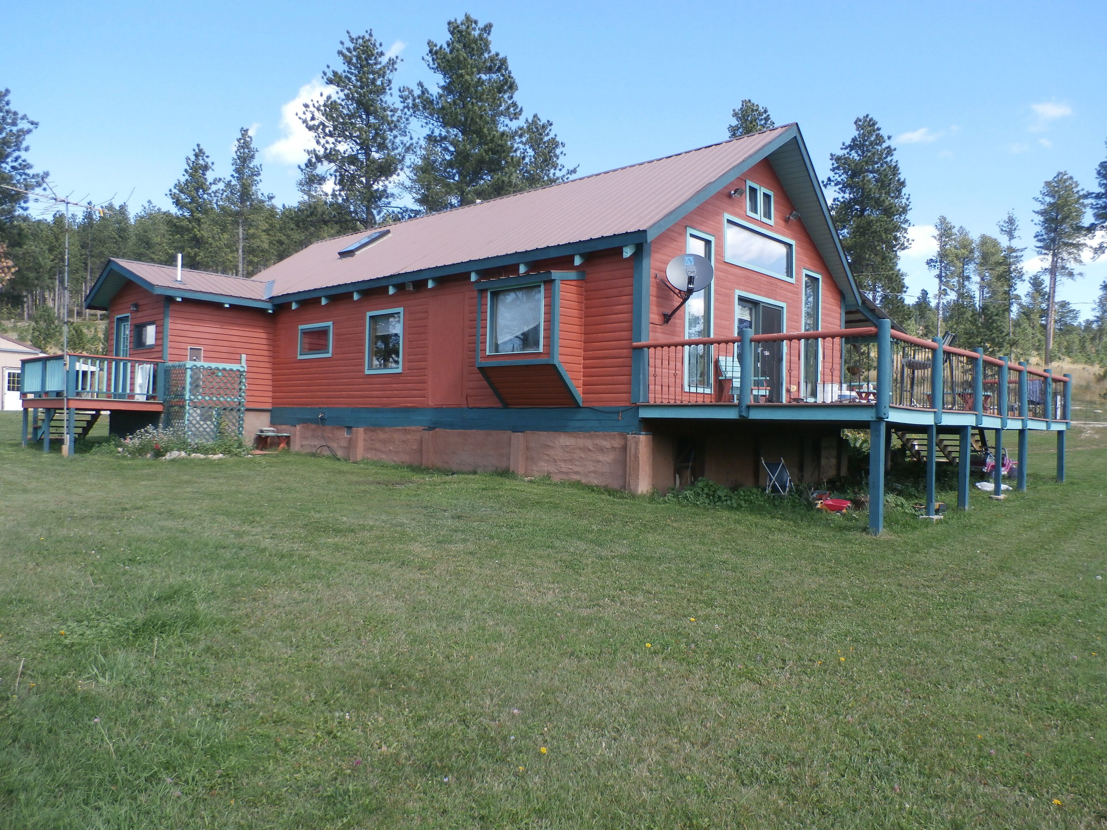 Amazing Summer Getaway, 9 Miles from Sturgis, Sleeps 5, very private. NO ATV's