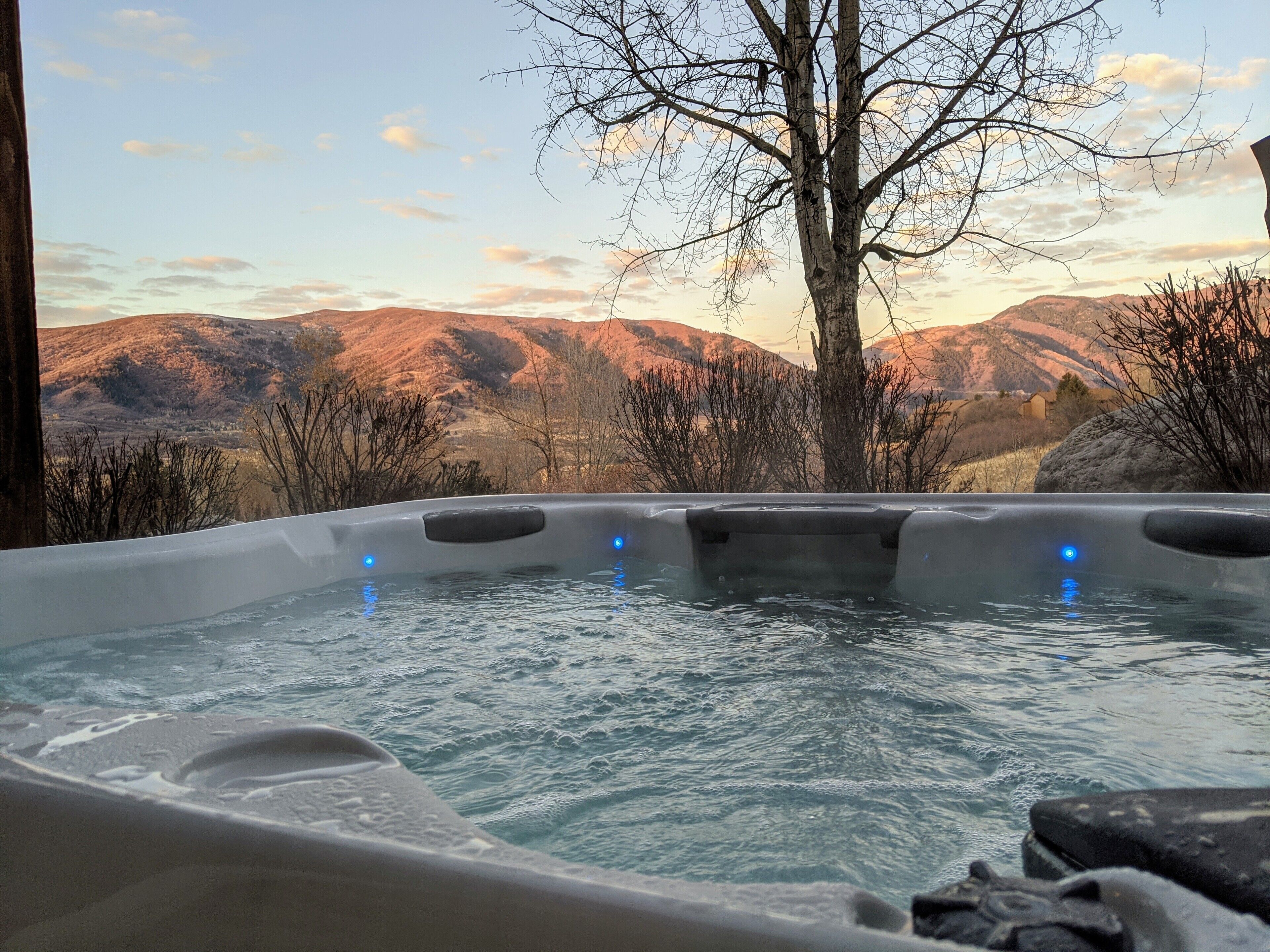 The Mountains are Calling and You must Come! *New Hot Tub!*