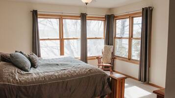 3 Schlafzimmer, Betten mit Memory-Foam-Matratzen, kostenloses WLAN