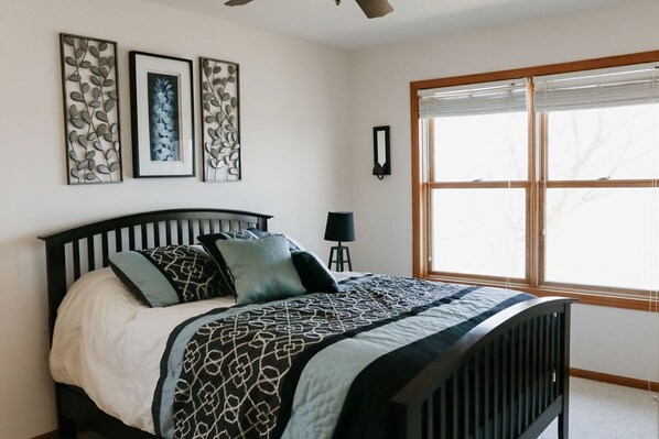 3 chambres, matelas mémoire de forme, Wi-Fi gratuit, draps fournis