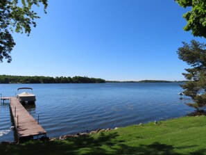 Sun-loungers, beach towels - Ideal Summer Getaway! Two-story lake home on Rush Lake near Rush City/Cambridge (Stanchfield)