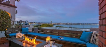OCEANFRONT! BEST LOCATION! EXTRAORDINARY VIEWS! HOT TUB! FIRE PIT!