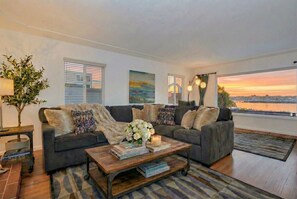 Smart TV, fireplace, DVD player