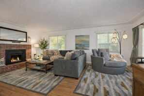 Smart TV, fireplace, DVD player