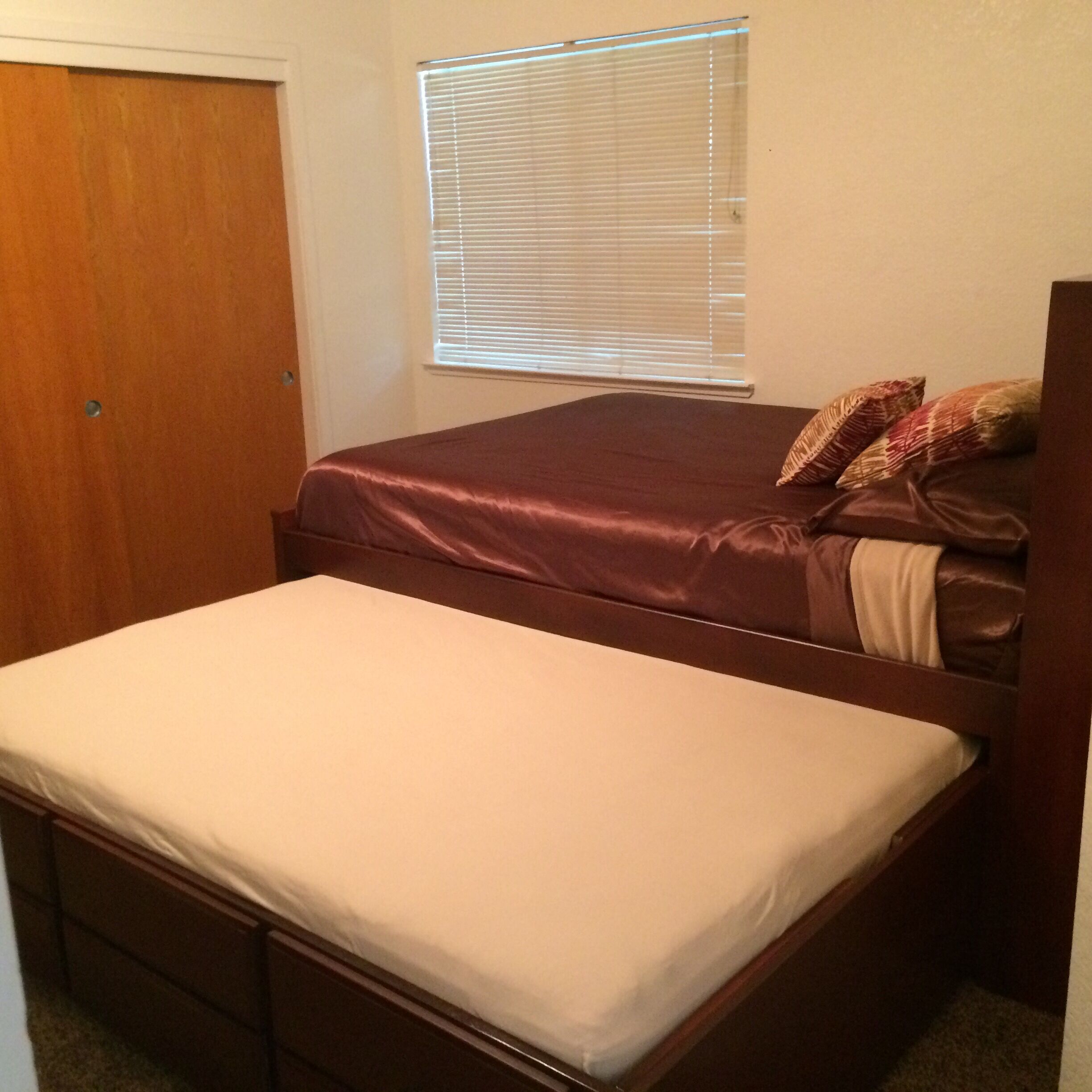 Relaxing, spacious, secluded house on the Calaveras River with private dock!