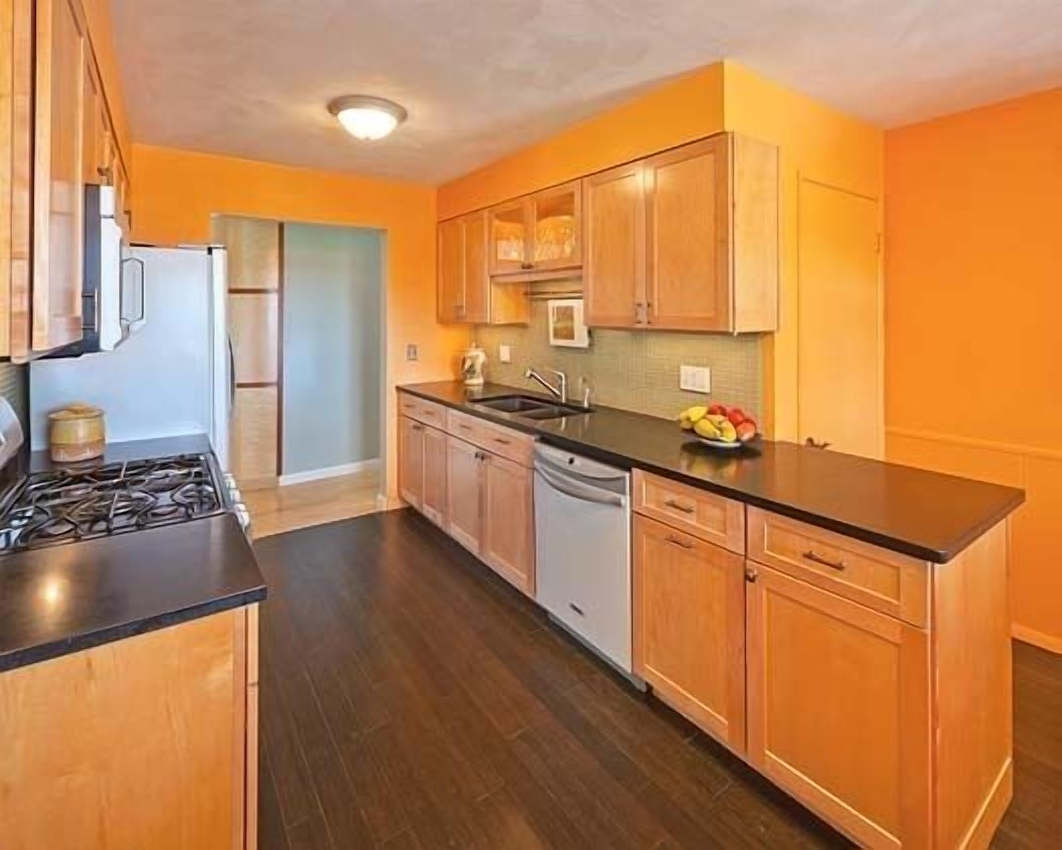 Spirit Hill Guest House And Gardens With Breathtaking Missouri River View