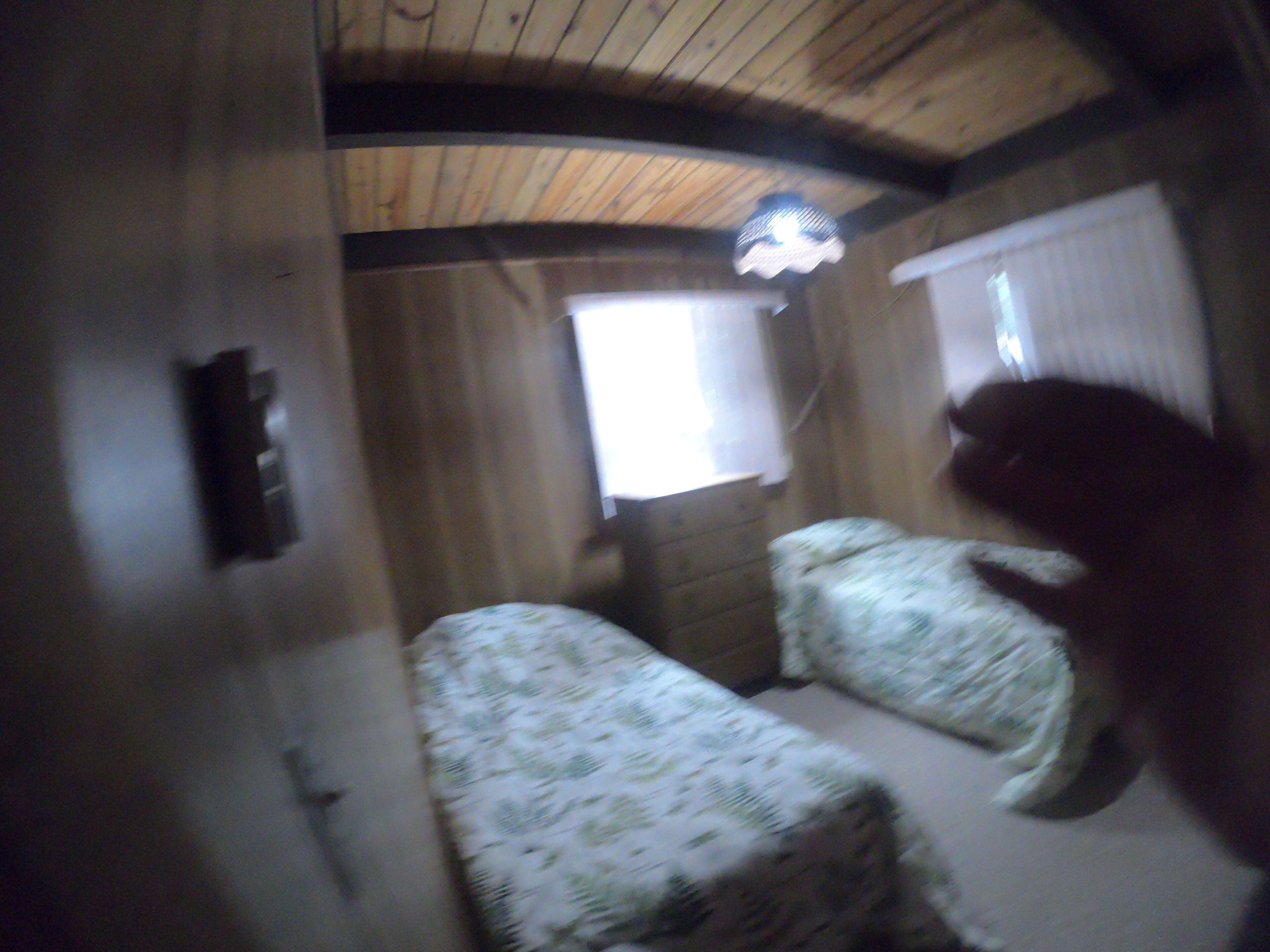 Bushkill Creek Waterfront Chalet - 