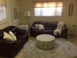 TV, DVD player, books, video library - Don’t miss out on your vacation! Come stay at this  on site marina property (Southwest Harbor)