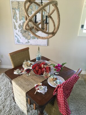 Dining - Don’t miss out on your vacation! Come stay at this  on site marina property (Southwest Harbor)