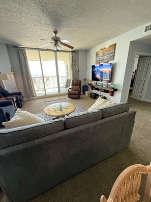 Smart TV, DVD player
