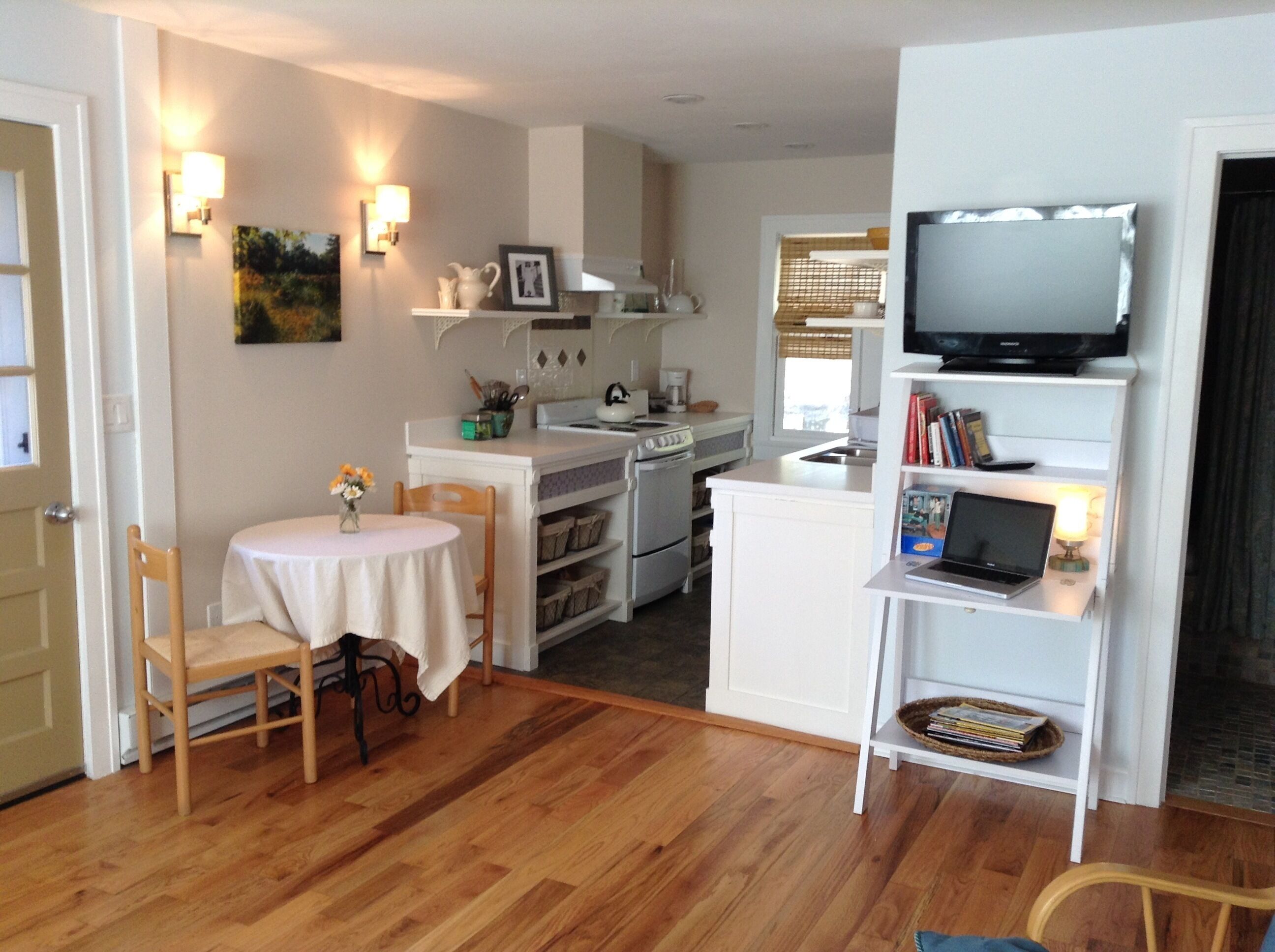 Renovated  Cottage in the Heart of Hudson Valley close to Walkway Over Hudson