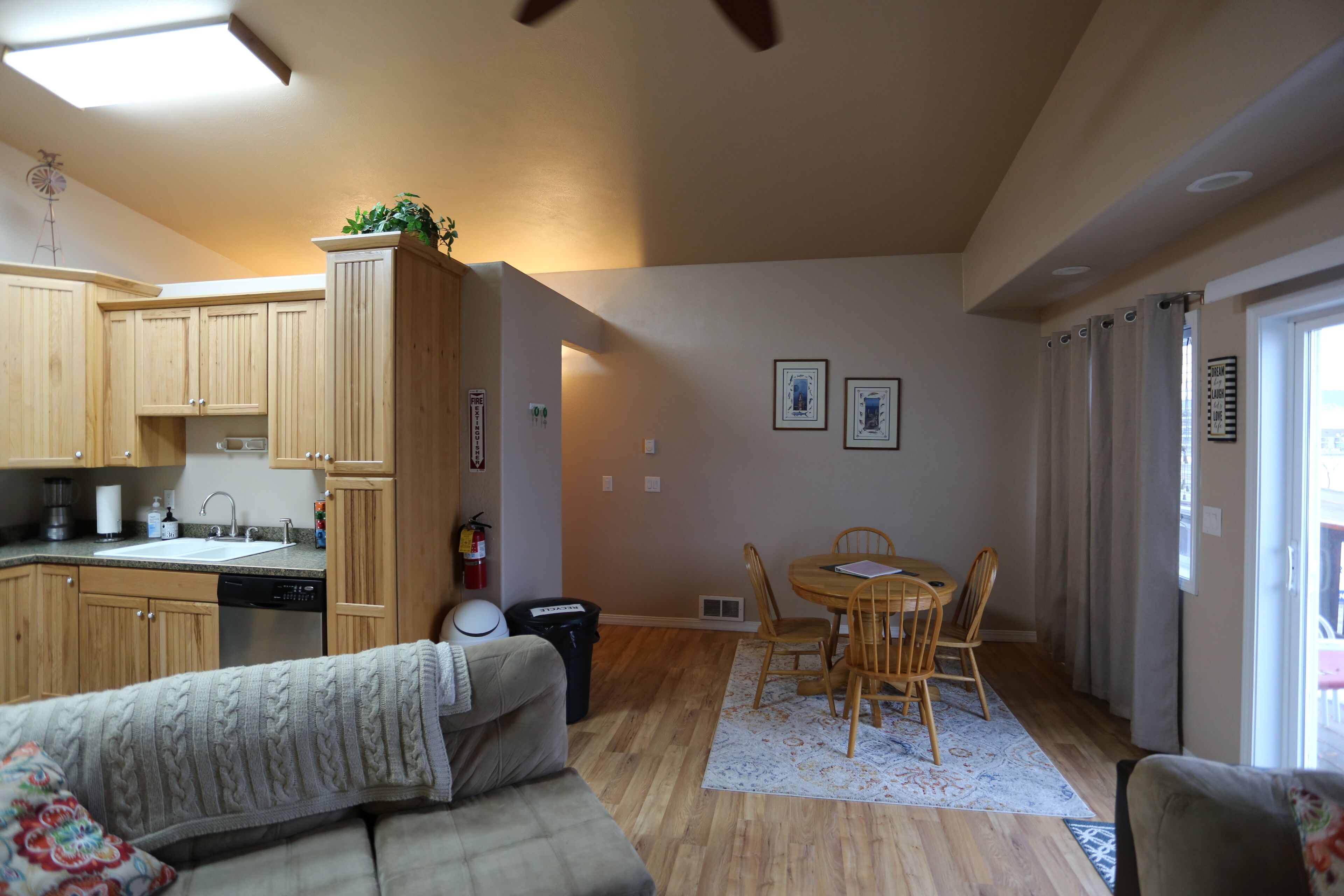 Nicely Remodeled Condo Overlooking Polson Bay And Flathead Lake