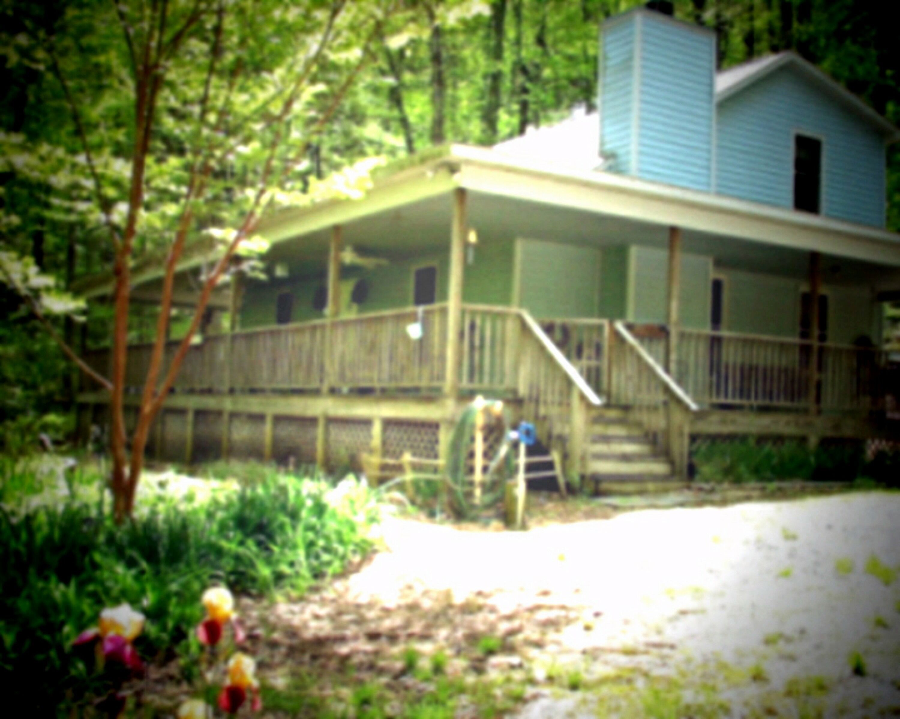 Quiet gated community: Lots to see and do.
