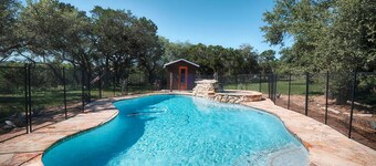 RETREAT NEXT TO FLAT CREEK WINERY, Pool,Billiard Table,Outdoor Kitchen, Fire Pit