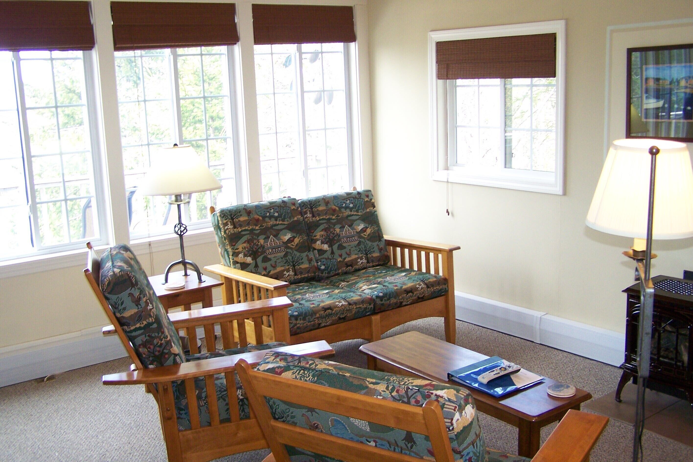 A Little Hideaway at the Edge of the Woods... Off Season Rates Kick in 11/1  