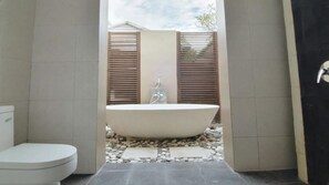 Een douche, toiletpapier
