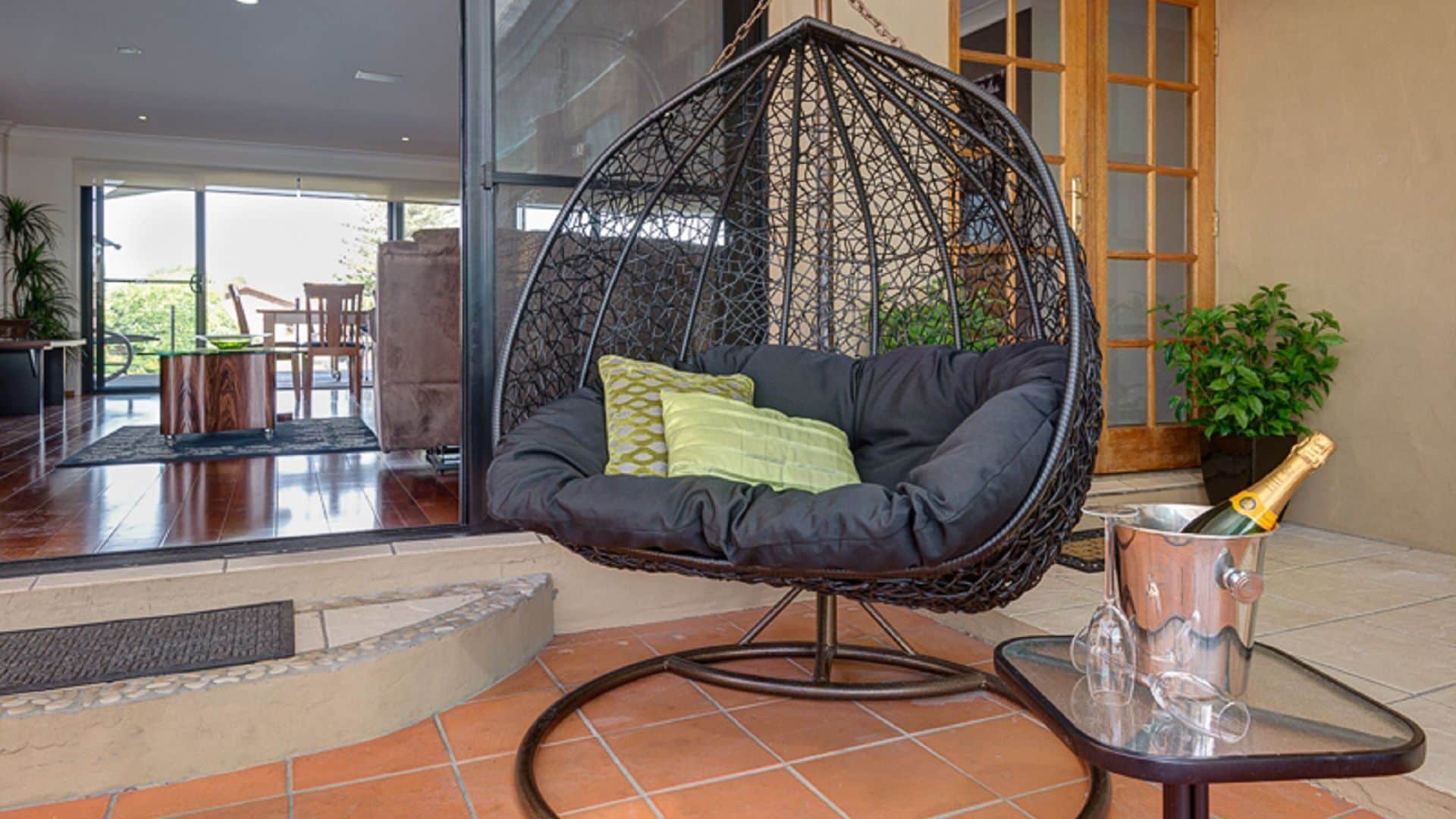 ^^ Waterfront Broadbeach Abode ^^  Child and Pet friendly — image 23