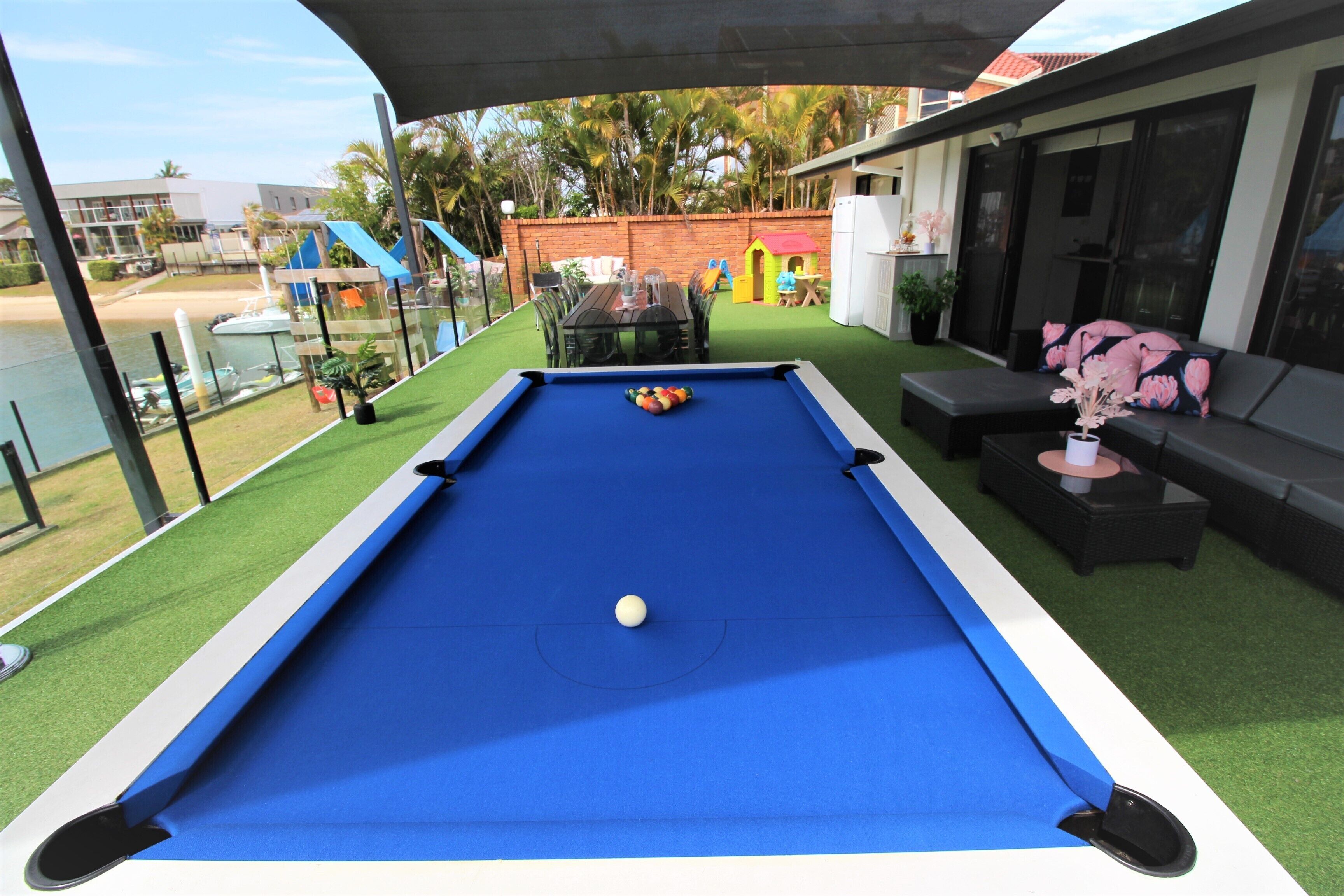 ^^ Waterfront Broadbeach Abode ^^  Child and Pet friendly — image 28